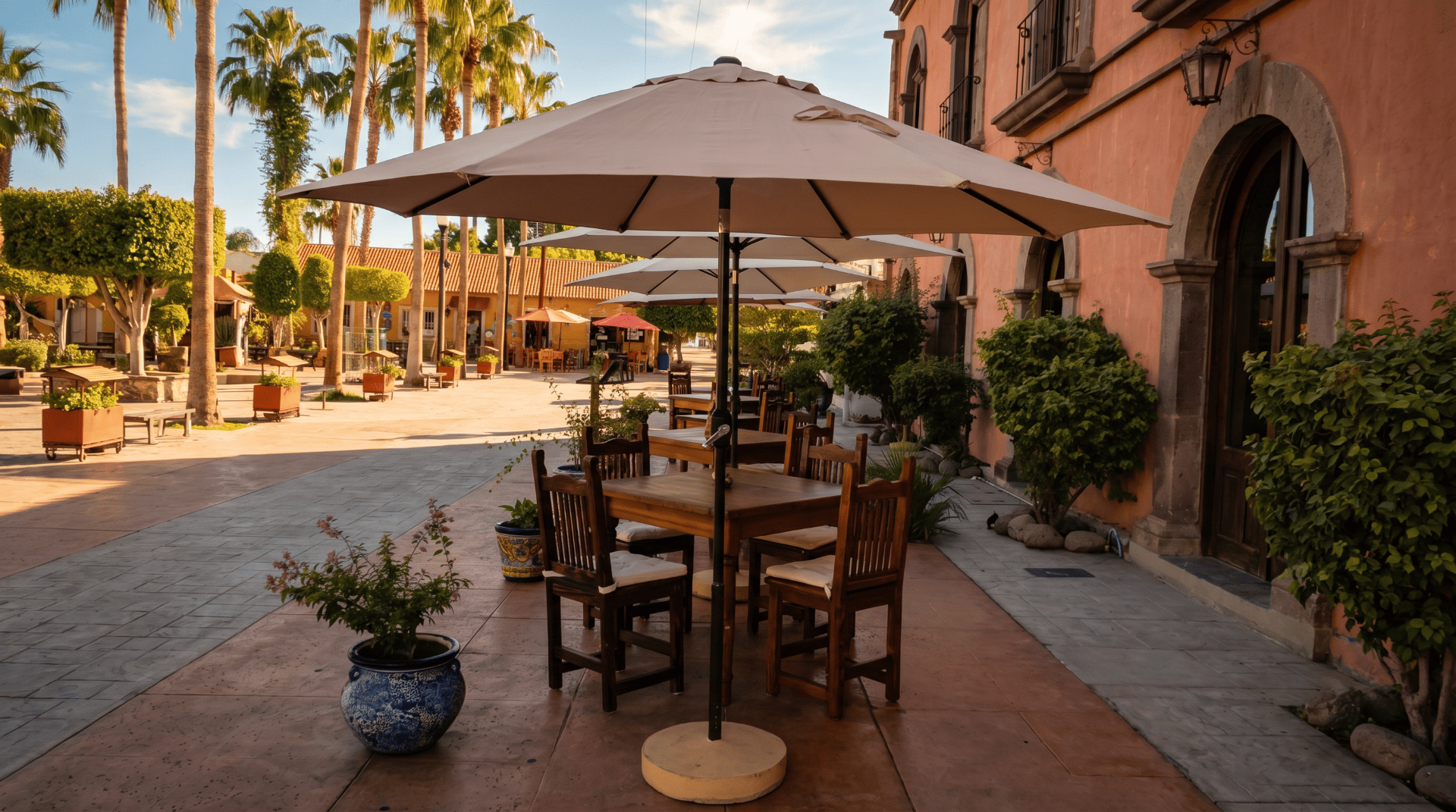 Detalle de puerta de madera y herraje