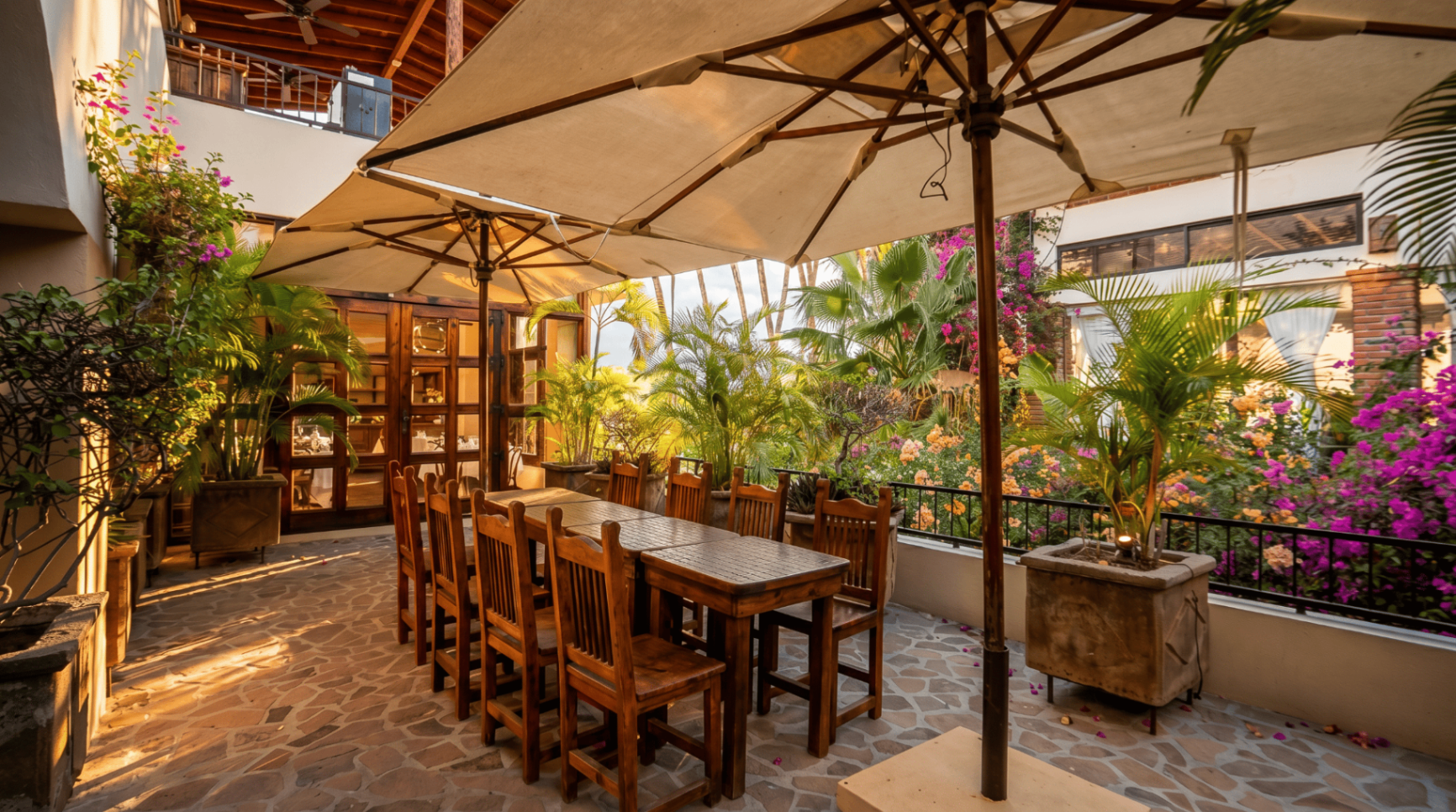 Patio interior de Posada de las Flores La Paz