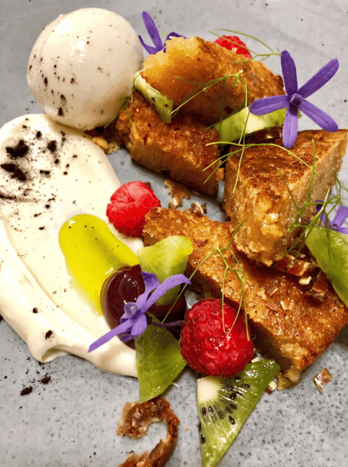 Postre servido en restaurante